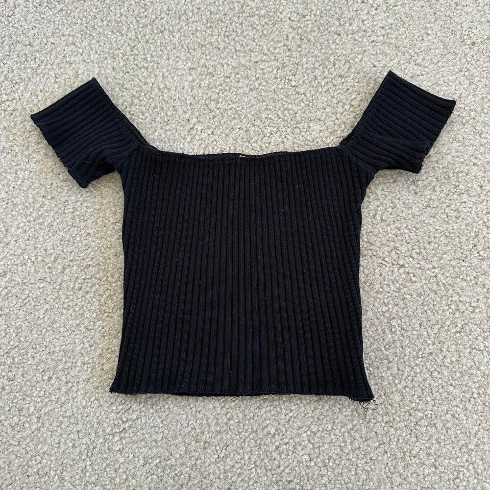 ARE YOU AM I Women's Crop-top